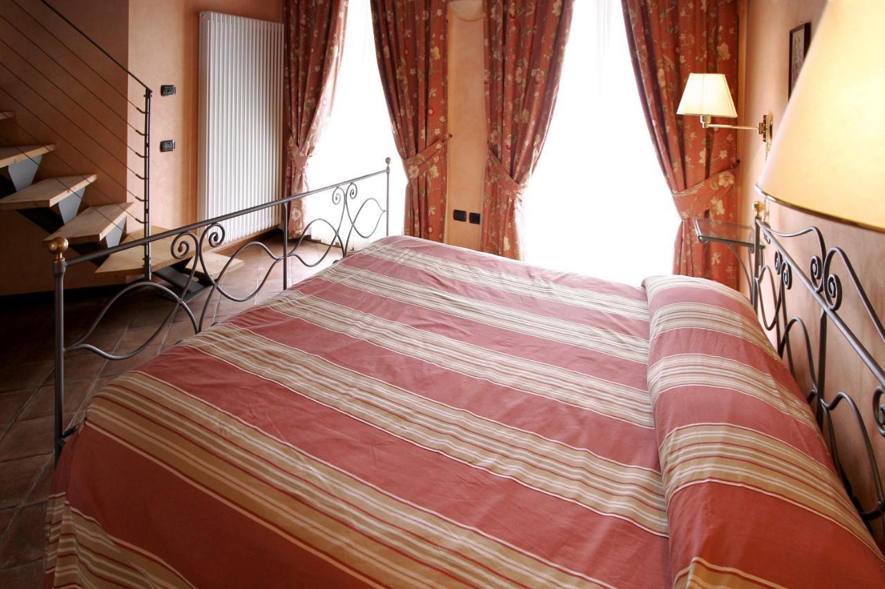 Foresteria Ristorante Conti Roero Monticello d'Alba ภายนอก รูปภาพ