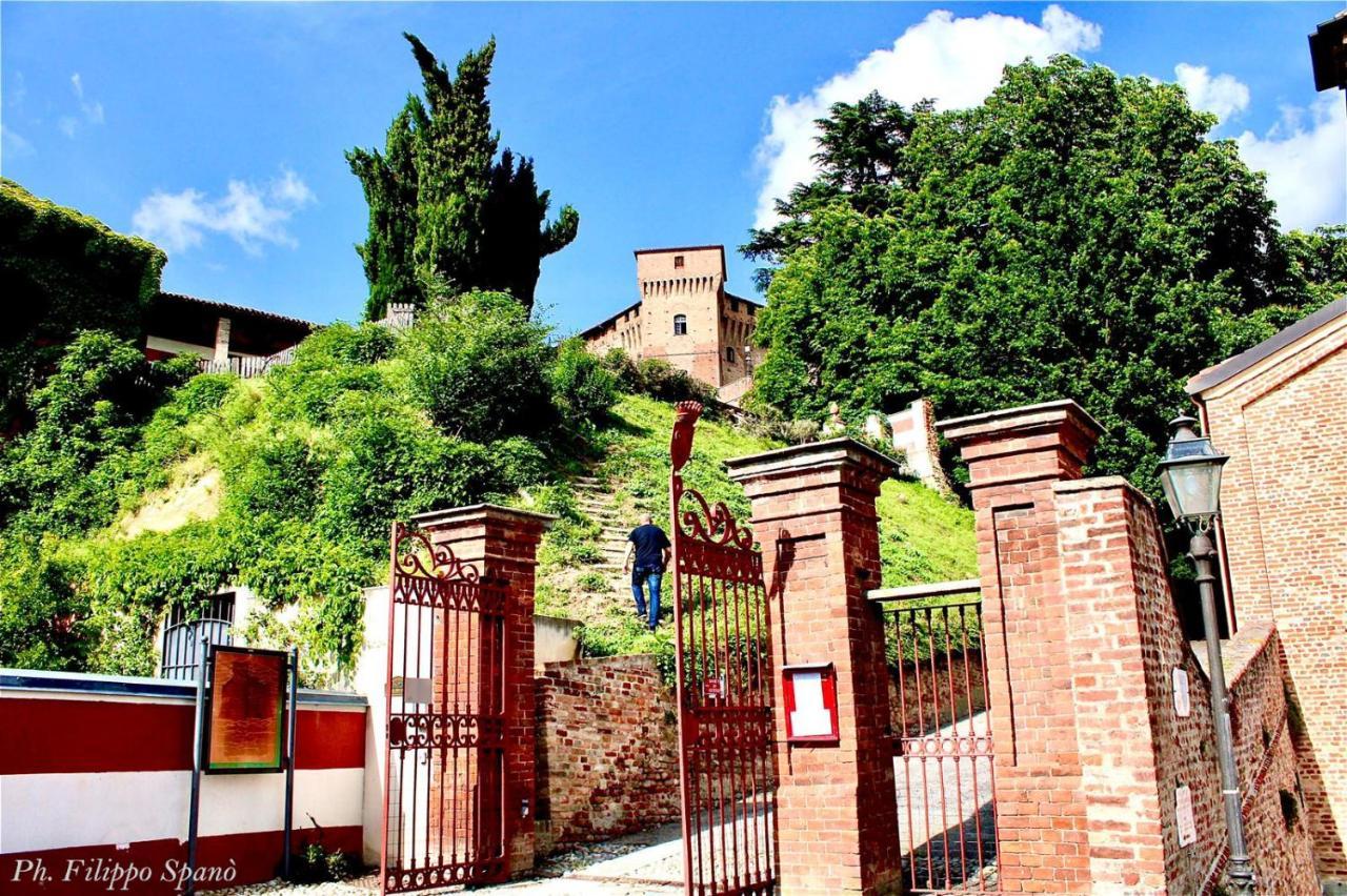 Foresteria Ristorante Conti Roero Monticello d'Alba ภายนอก รูปภาพ