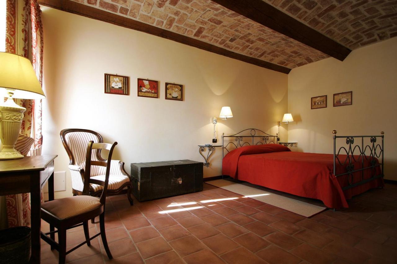 Foresteria Ristorante Conti Roero Monticello d'Alba ภายนอก รูปภาพ